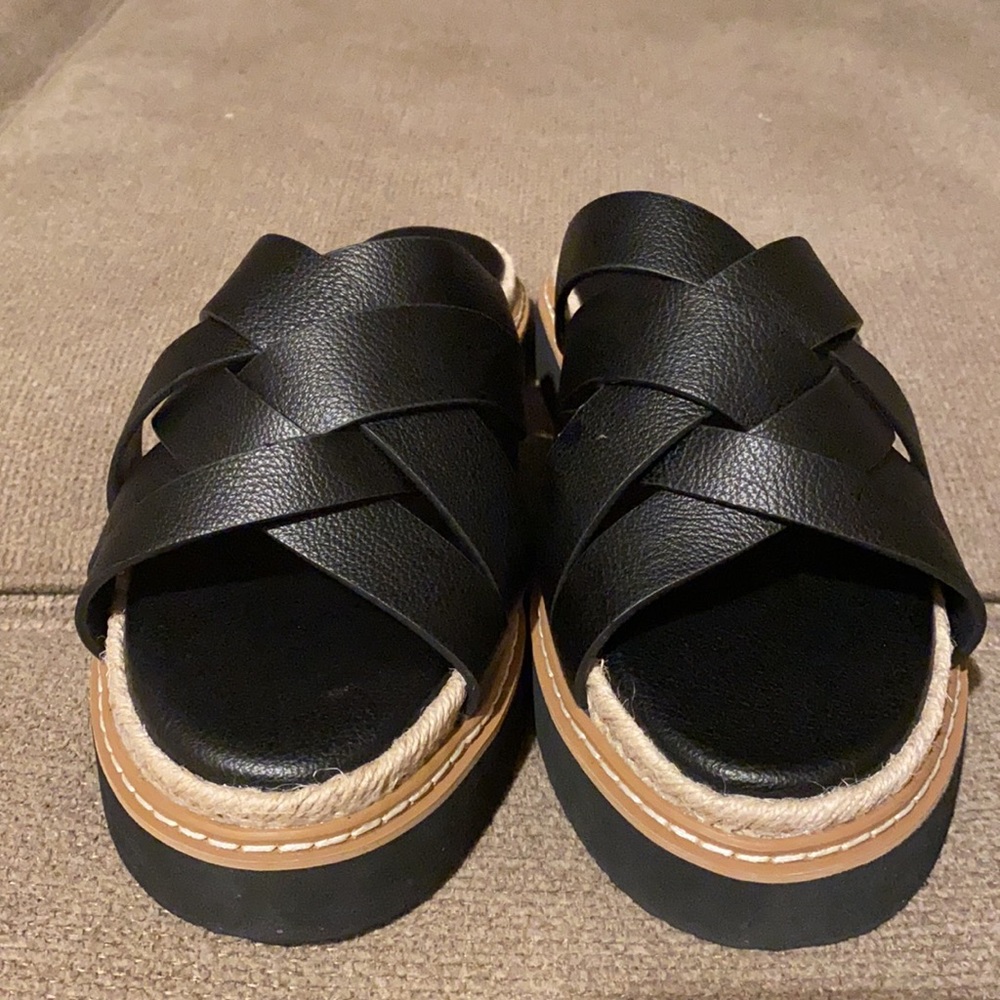 French Connection shoes size 9 NWT. Black.